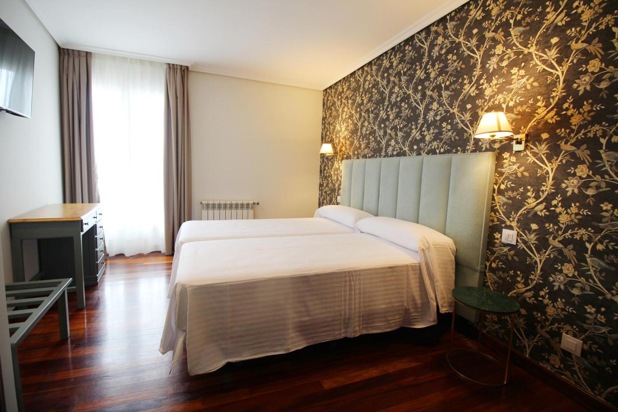 Hosteria De Adarzo Auto Check Сантандер Экстерьер фото